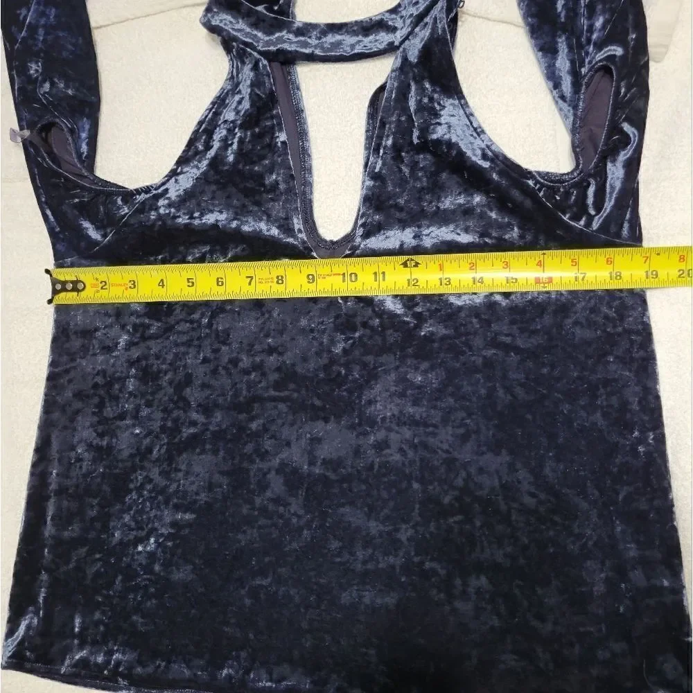 American Eagle Navy Blue Crushed Velvet Cold Shoulder Choker Wide Sleeve Top S - Picture 11 of 12